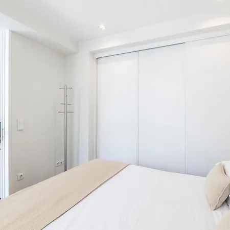 Bo - Julio Dinis * Apartments & Parking * Porto
