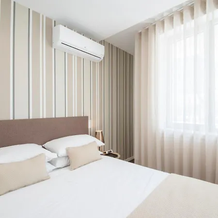 Bo - Julio Dinis * Apartments & Parking Apartment *