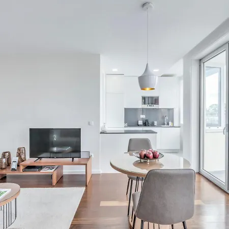 Apartamento Bo - Julio Dinis * & Parking