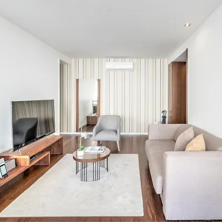 Bo - Julio Dinis * & Parking Apartamento *