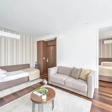 Apartamento Bo - Julio Dinis * & Parking *