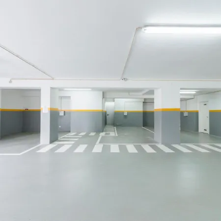 Bo - Julio Dinis * Apartments & Parking *